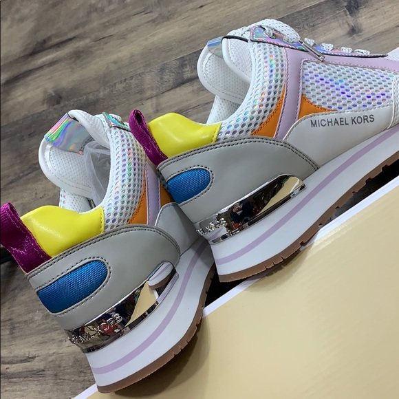 MICHAEL KORS WILMA TRAINER METALLIC PU OPT/SILVER - Picture 10 of 16